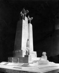 1919. Projet de concours pour le monument à l’Indépendance du Brésil : vue de la maquette, n.d. (cliché anonyme).